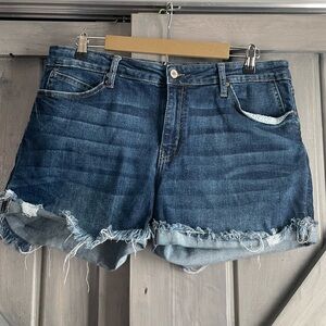 Kancan Maurice’s Cuffed Hem Denim Frayed‎ Shorts stretchy size 32